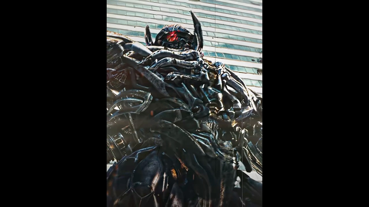 Optimus Prime VS Shockwave:Shockwave is really cool! 