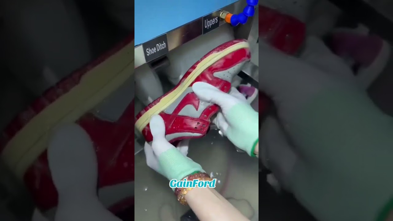 Sneaker Shoe cleaning Machine #shoecleaner #shoewasher #shoewashingmachine#shoecleaning #shoecleaner