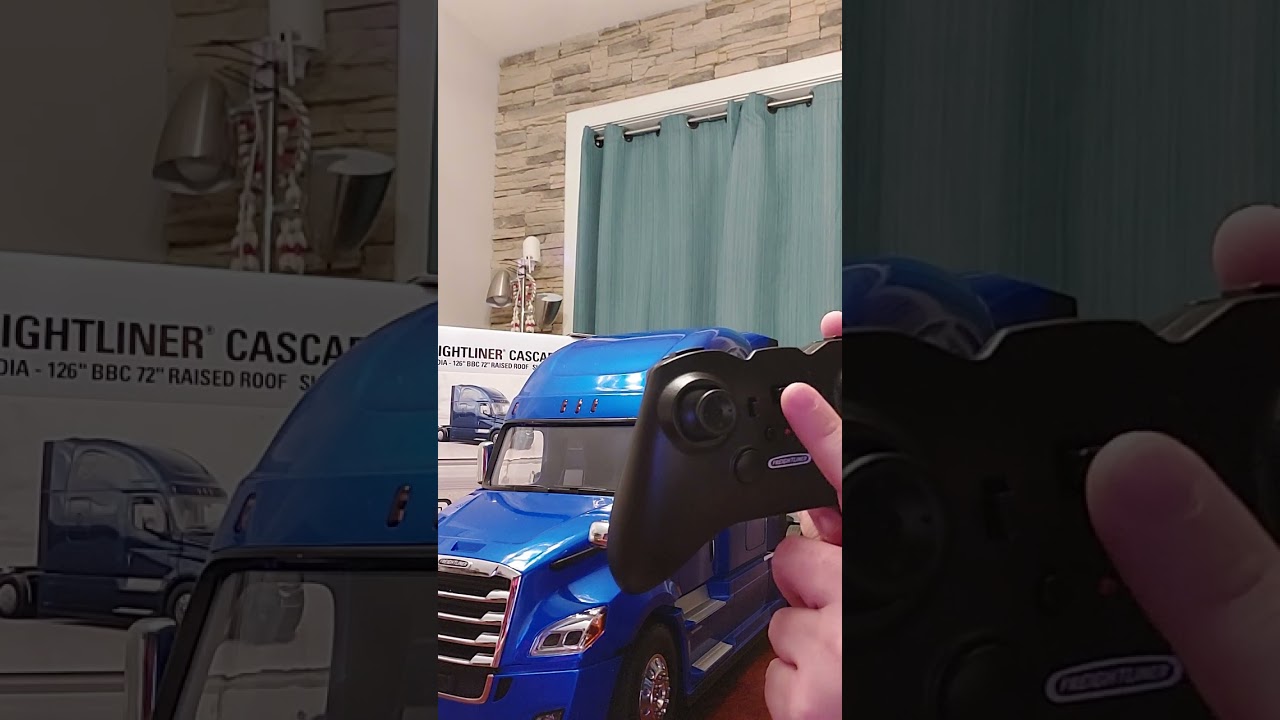 Diecast Masters 1/16 Freightliner Cascadia RC tractor (Part 2) Feat.functions, plus lights and sound
