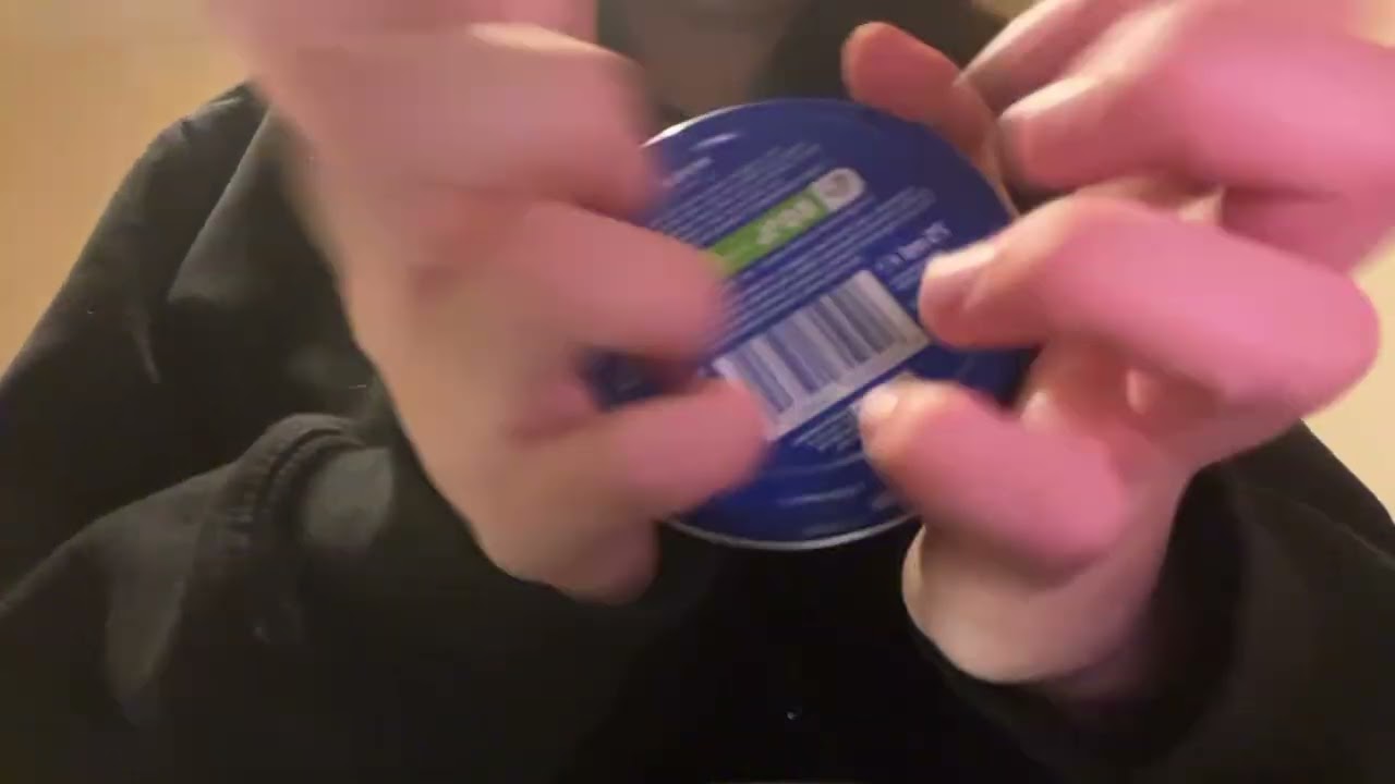 My First Asmr - 2 minute scratching and tapping on random things