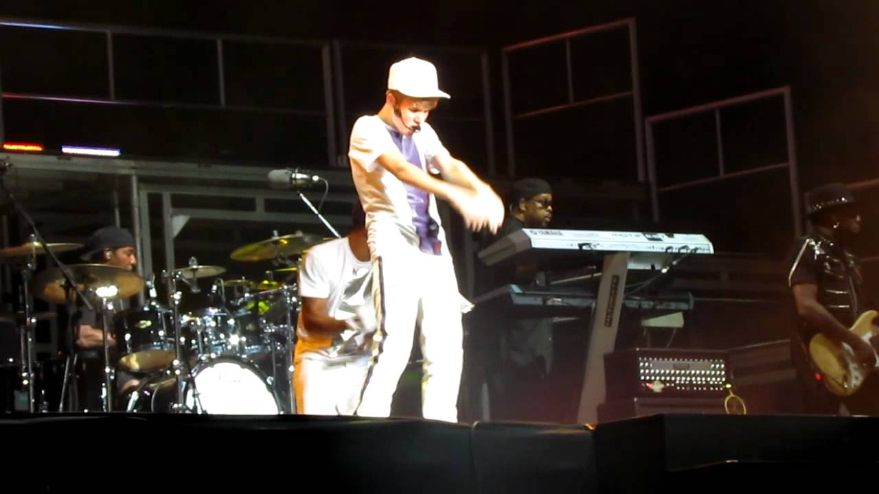 Runaway Love-Justin Bieber Mexico 1 Oct.