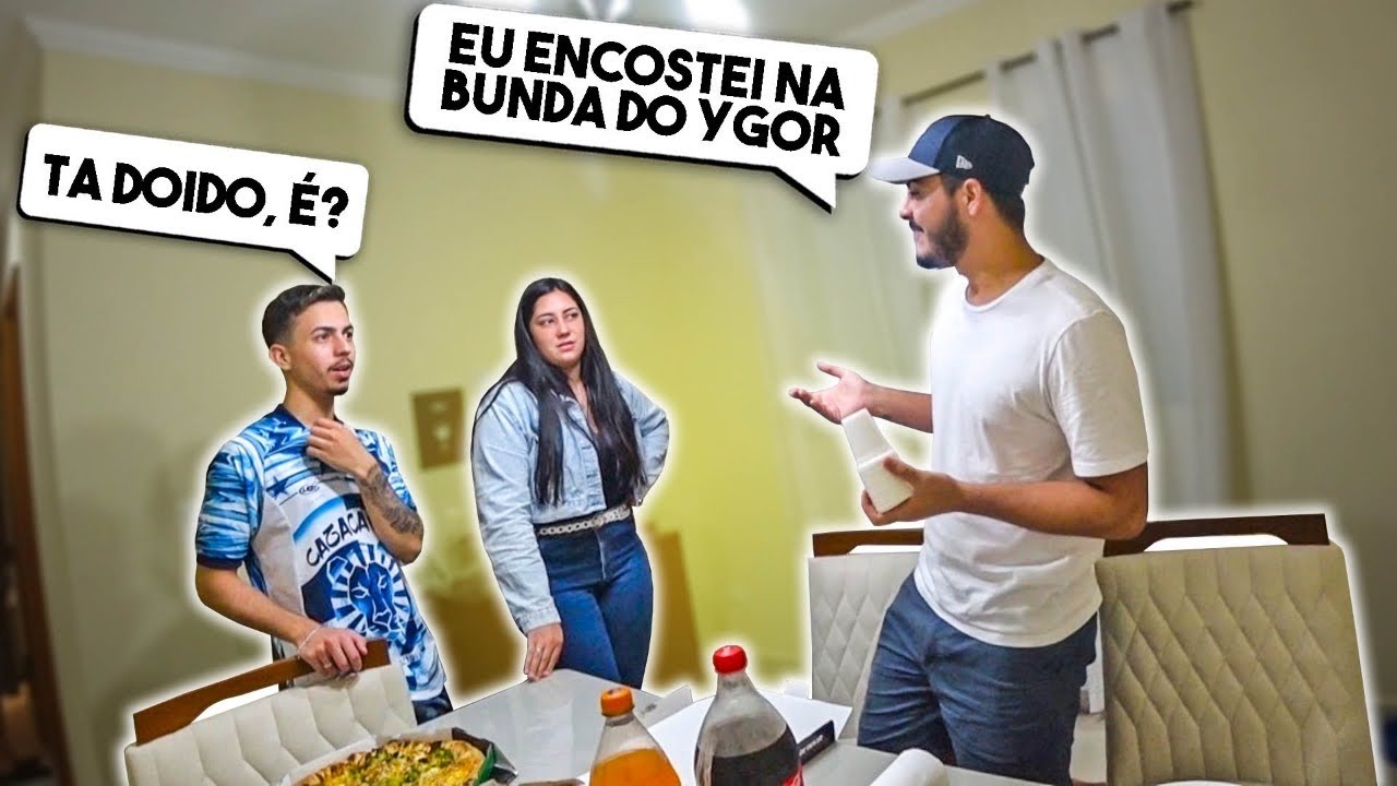 CAIQUE PEGOU NA BUNDA DO MEU IRMÃO  🤣🤣🤣🤣! *Noite da pizza em familia*