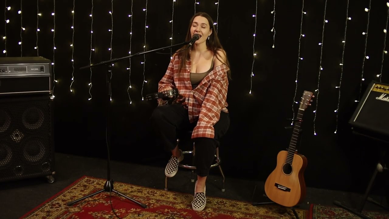Lovesong - The Cure - Adele  (acoustic cover by chiizha)