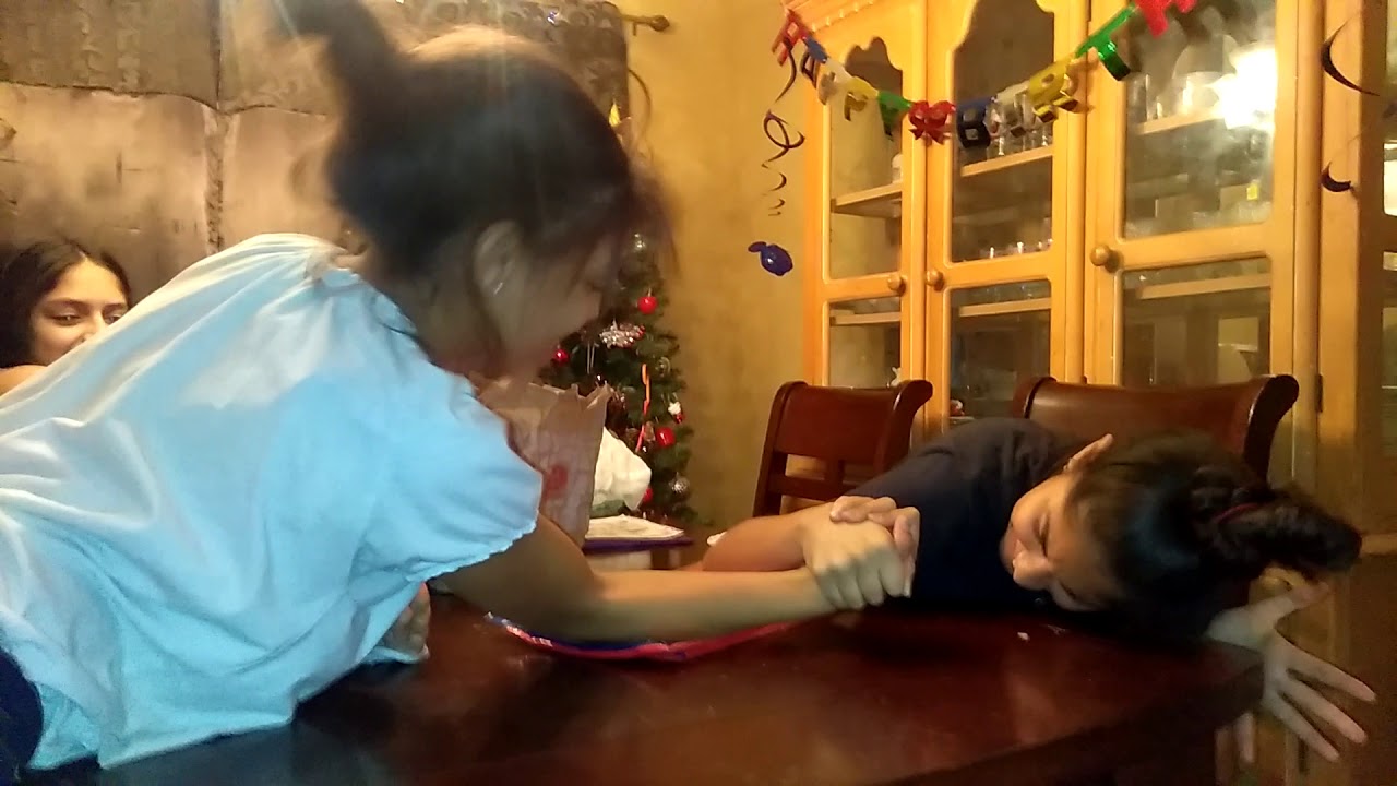 Arm wrestling with Elizabeth I lost😥😥😥😥😥