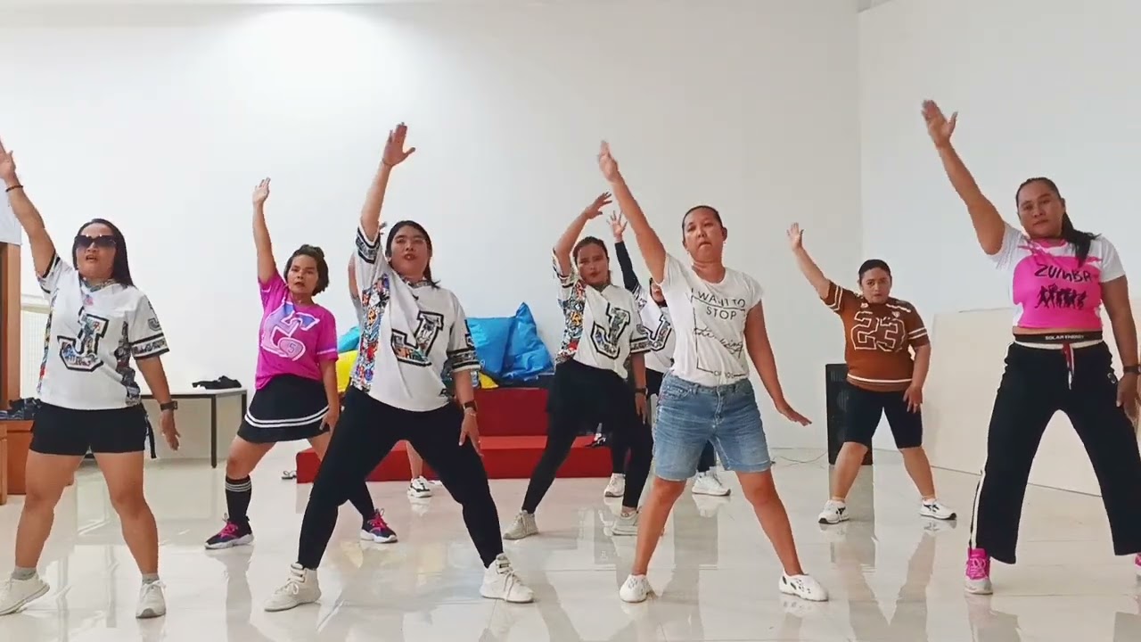 ZUMBA[Feel The Vibration[Kanine||Dance#zumbaindonesia#dancer 