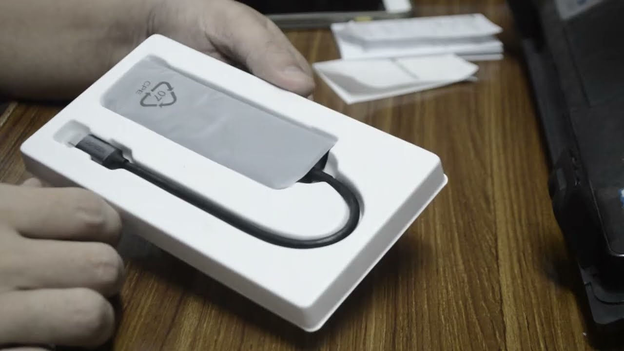 Unboxing Ugreen USB C 6-in-1 Multifunctional Adapter