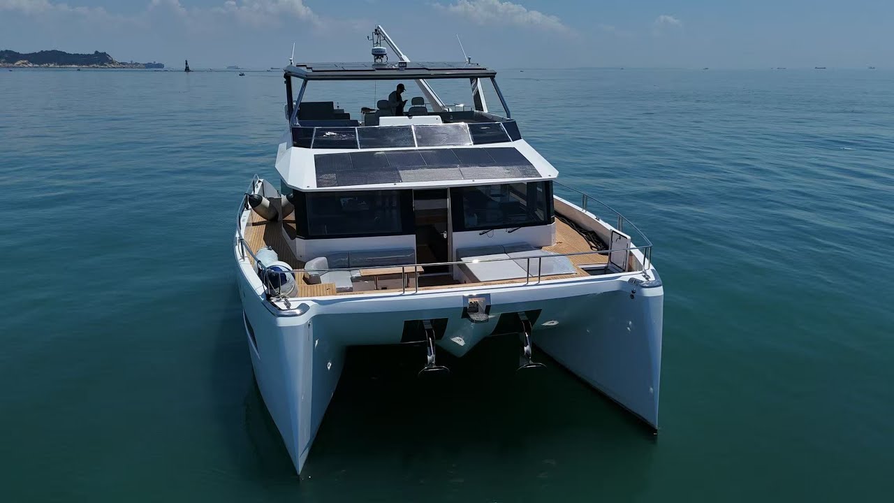 OCEANWALKER S60 Experience the passion of driving and maneuvering on the sea