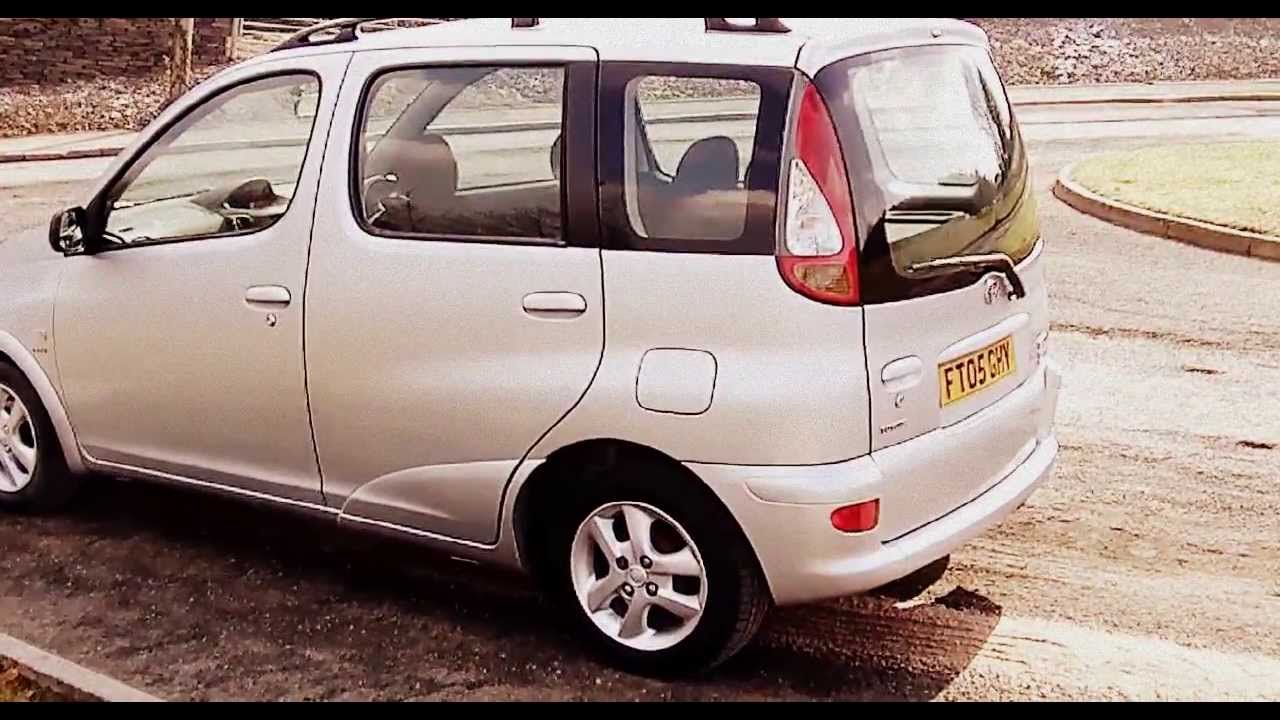www.bennetscars.co.uk 2005 Toyota Yaris Verso Est 1.3 T-Spirit 87k FSH £3,995