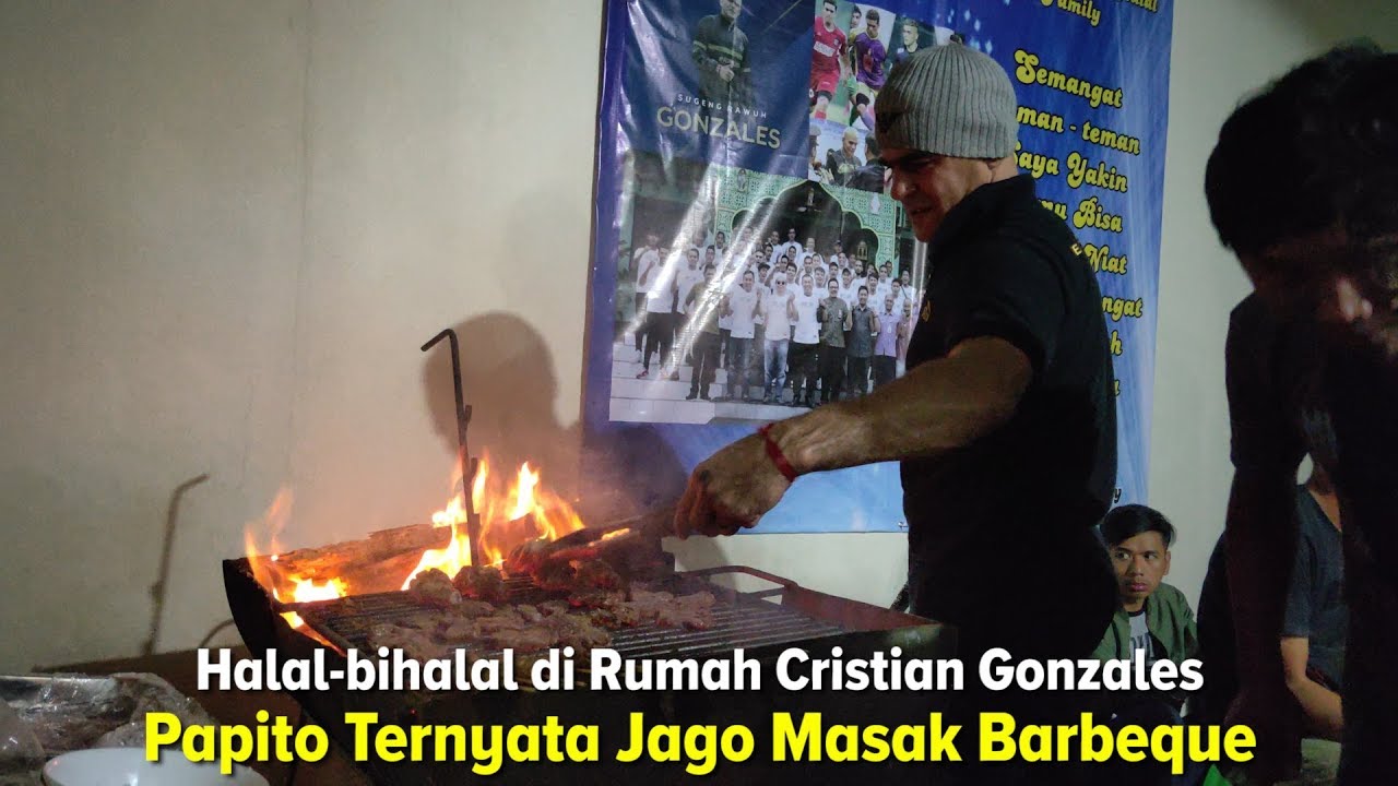 Aksi El Loco Gonzales Saat Masak Barbeque untuk Tim PSIM Jogja
