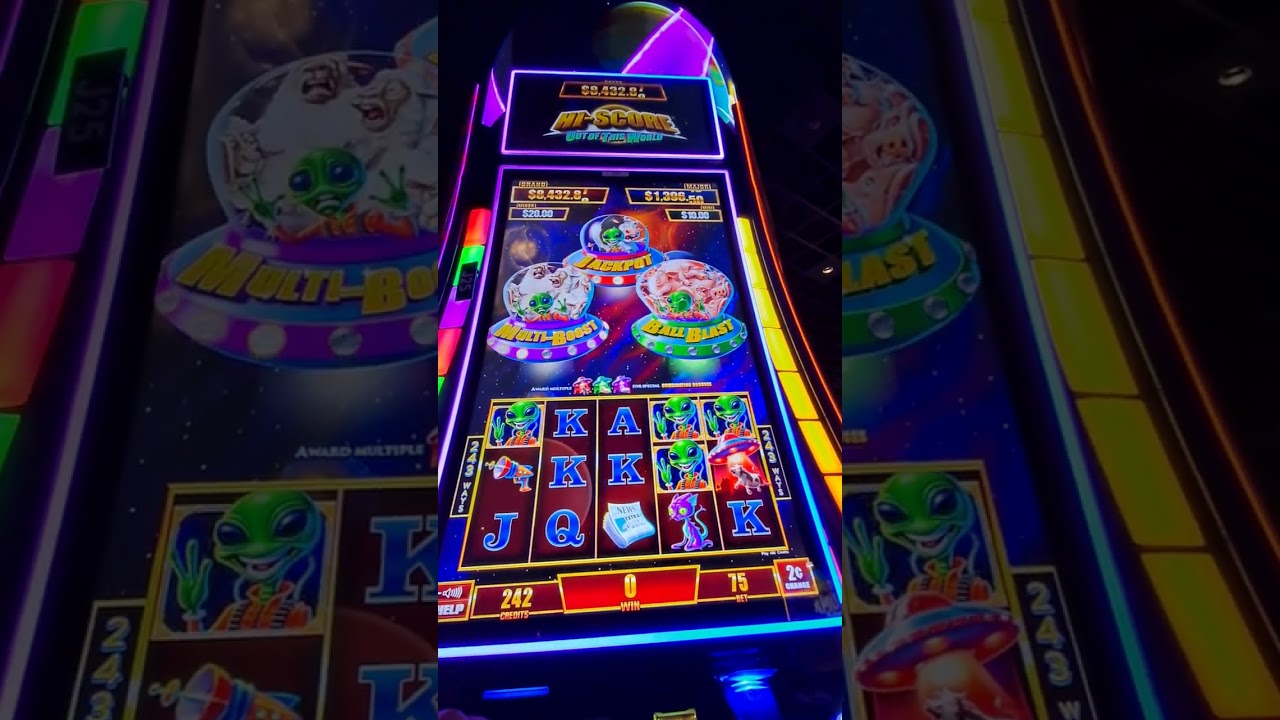 Hi Score: Out of This World Slots &mdash; UFO farm animal video slot game