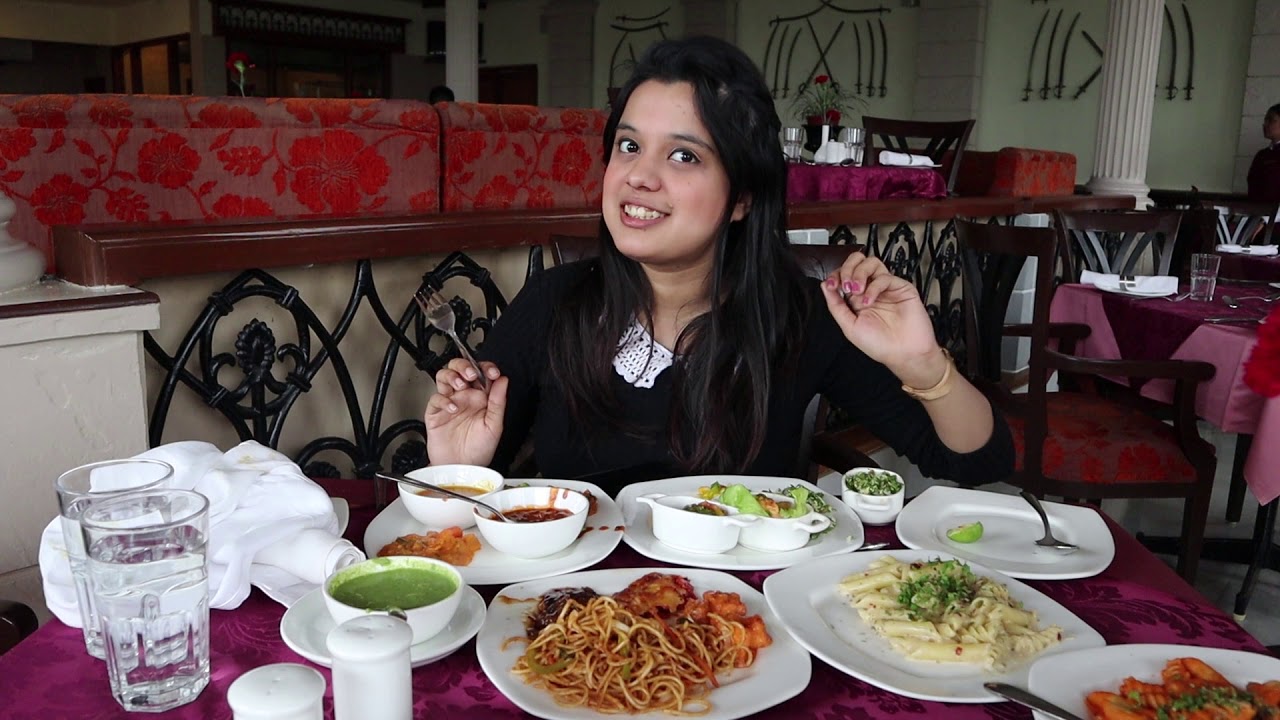 BHOPAL NAWABS DINE HERE | JEHAN NUMA PALACE