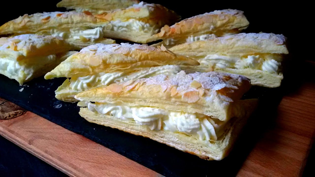 Pasteles de hojaldre con nata