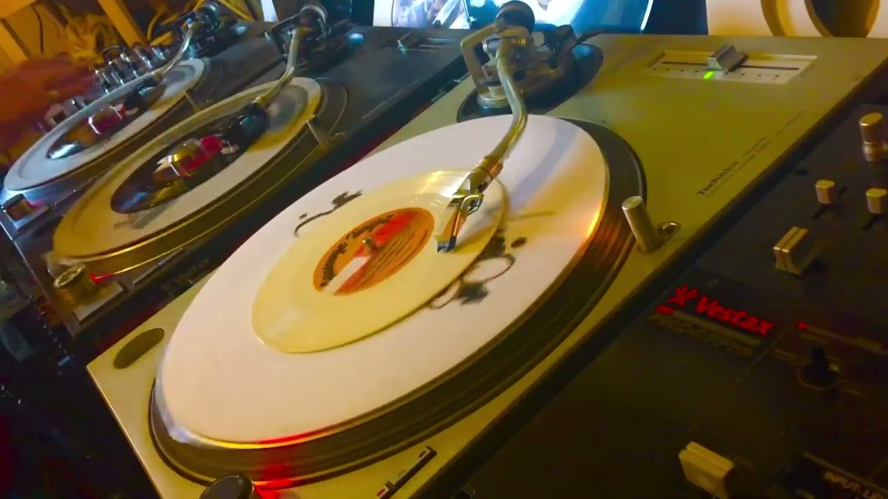 MARY J x CRATE BREAKS! 3 TURNTABLES! LIVE!