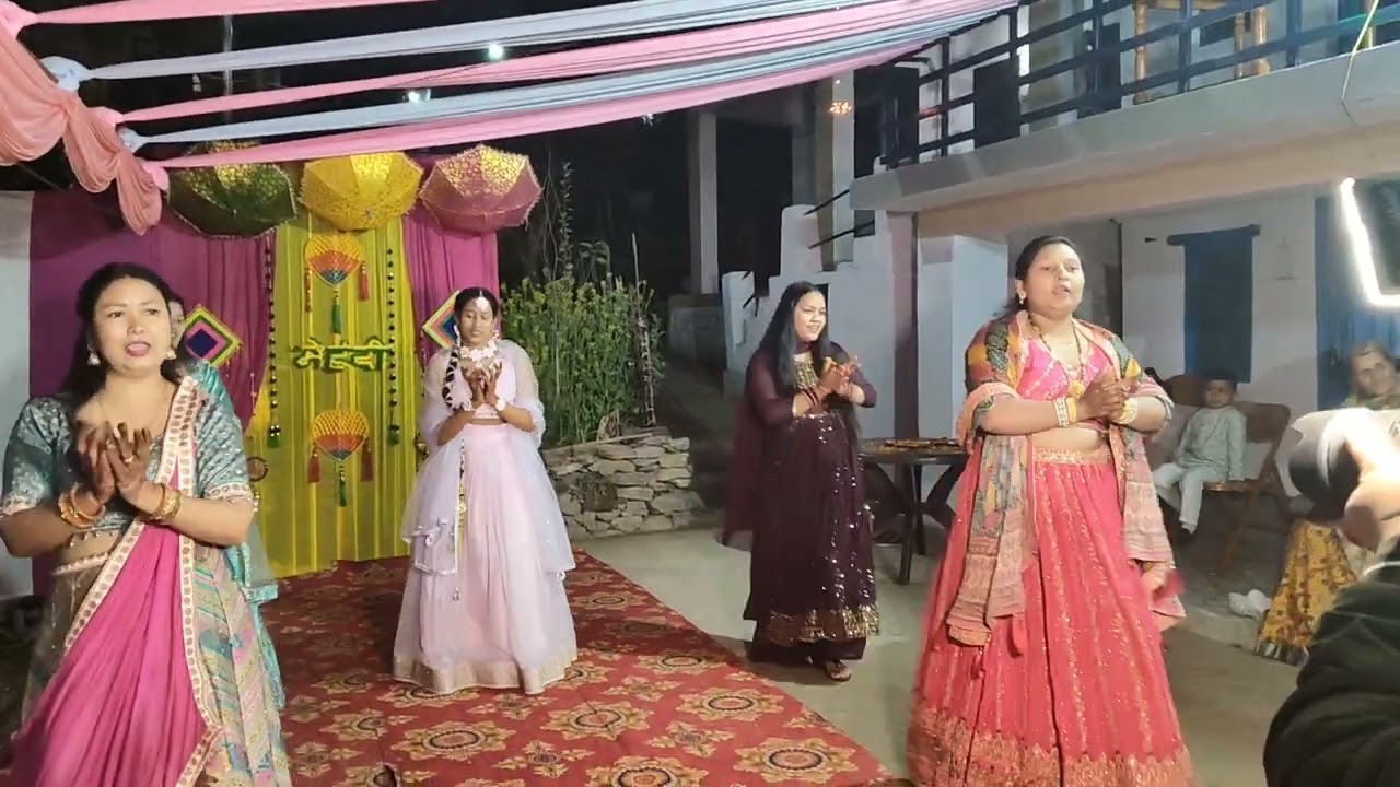 Mehndi me dance performance 