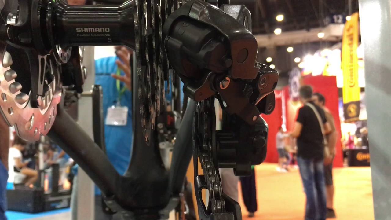 SHIMANO DEORE XT Di2 in action
