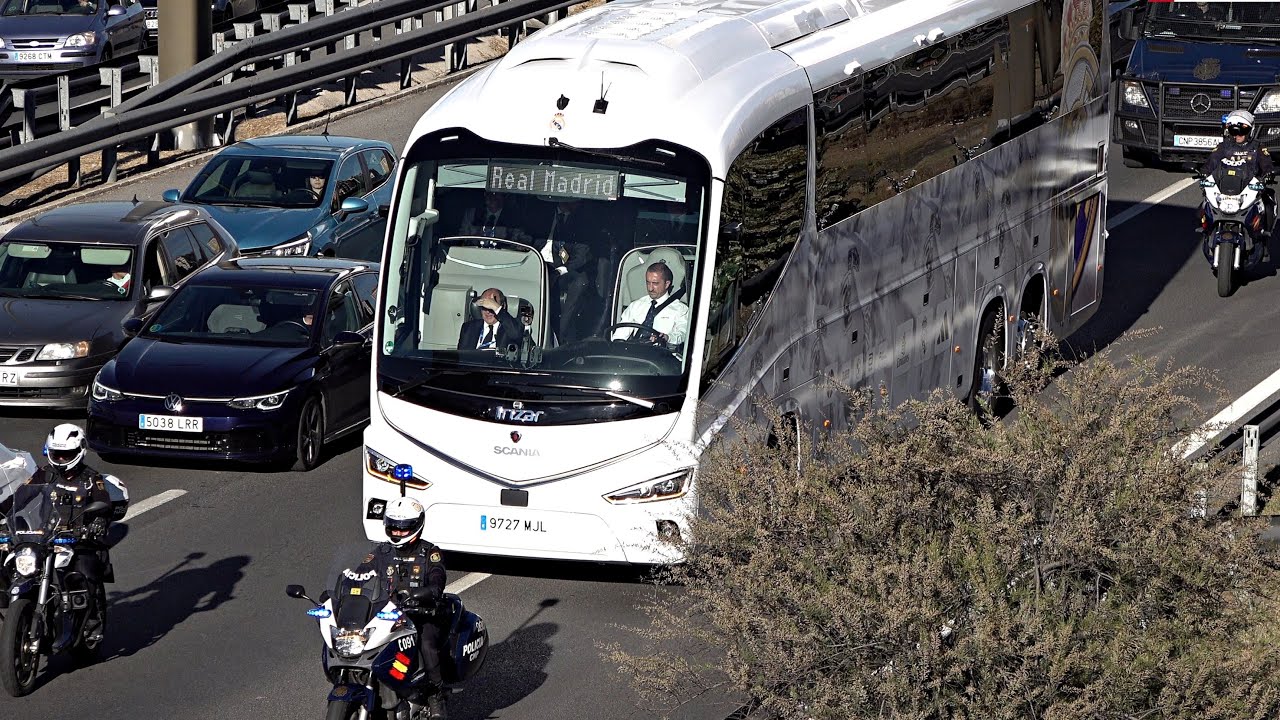 Escolta al autobus del Real Madrid hacia el Bernabeu. Semifinal Champions League vs Bayern