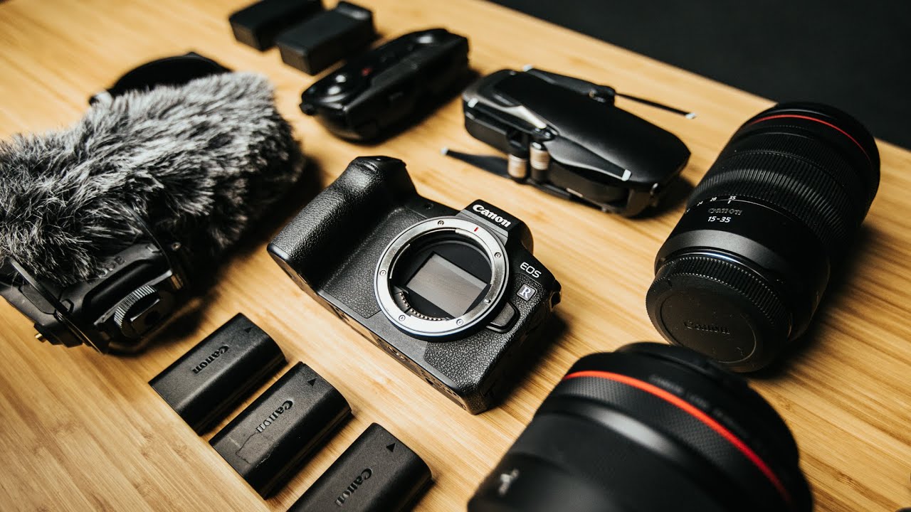 WHATS IN MY CAMERA BAG 2020