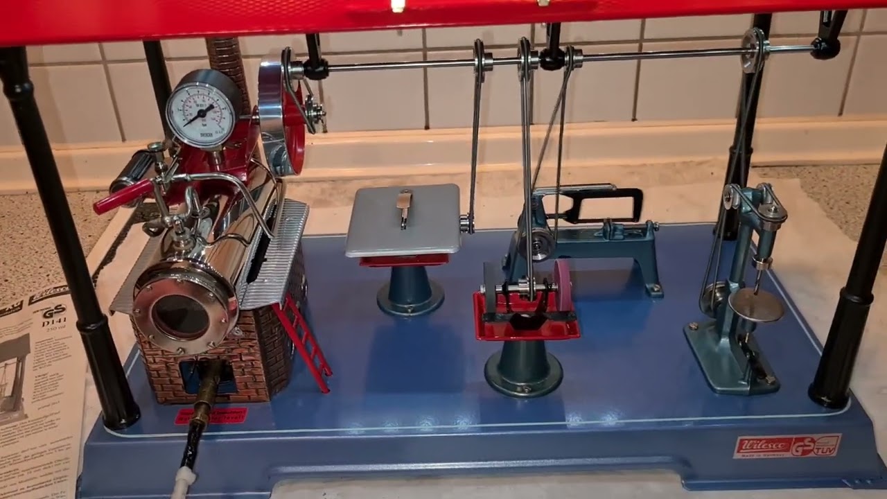 Dampfmaschine Wilesco Modell D141 mit LED Beleuchtung umgebaut