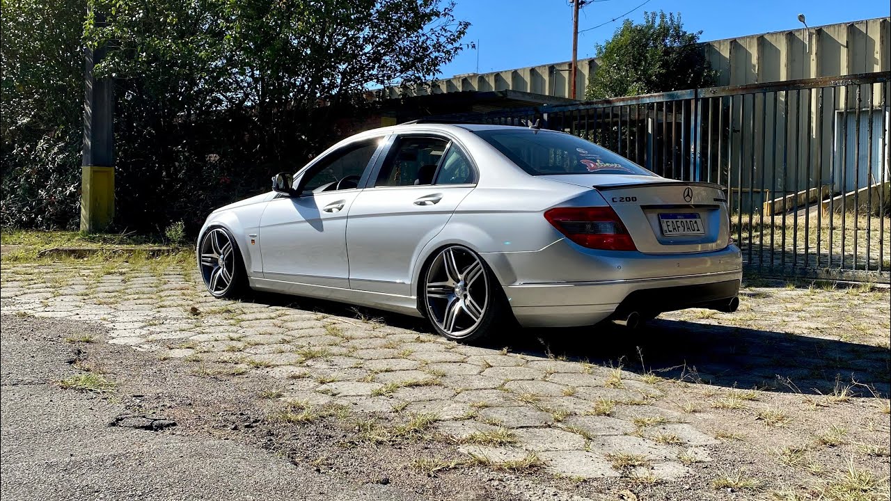 Mercedes c200 rebaixada e com som forte