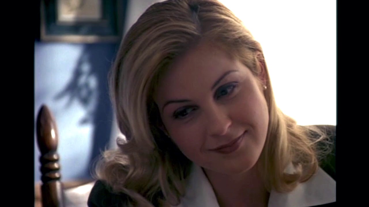 Caitlyn Byrne/ Kelly Rutherford - Halo