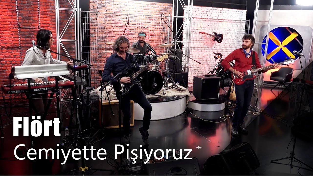 Flört - Cemiyette Pişiyoruz (Canlı Performans)