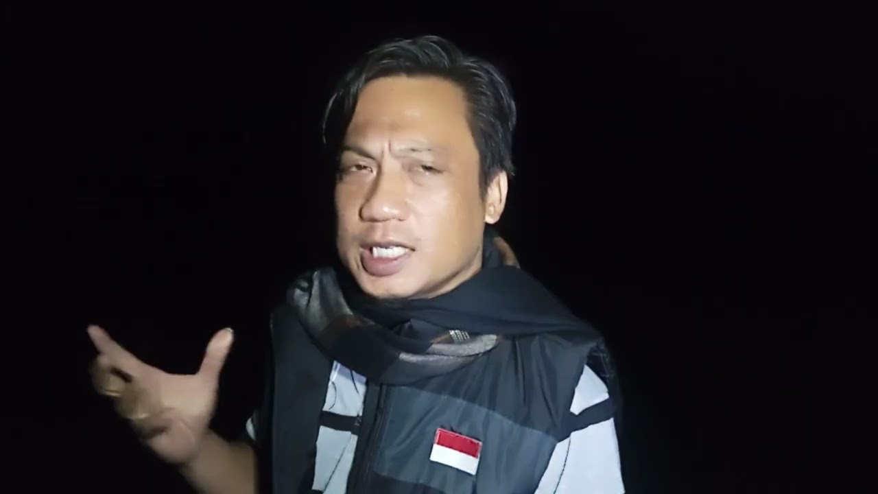 Di Pantai Parang Kusumo Jogja kedatangan Ombak besar dan kedatangan Bunda RAtu Pantai Selatan