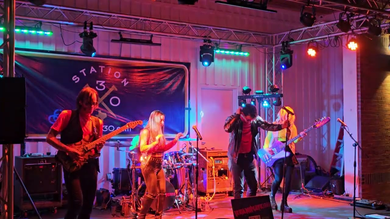 (17)Keep your hands to yourself 