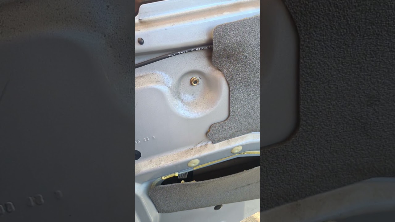 Ford Fiesta Rocam, vidro subindo torto