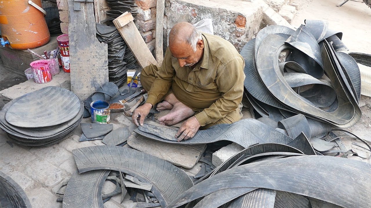Technique  Making Sandals from Used Truck Tyres