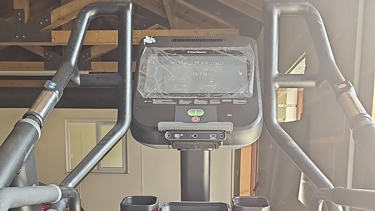 Stairmaster 10g stepmill vs Stairmaster Gauntlet - internal comparison. Decide which one is 4 U