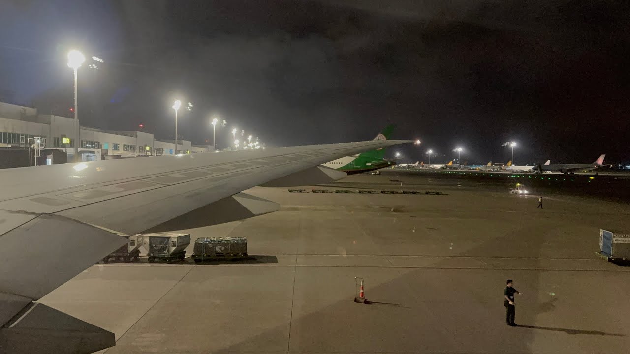 EVA Air - Boeing 777-300ER | Taipei to Vancouver (Depature)