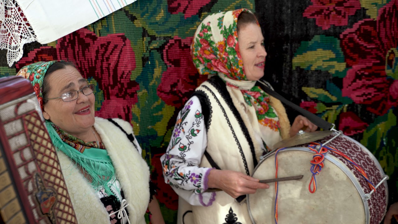 De mama îmi este dor și de pâinea din cuptor, Ansam. folcloric „Roata norocului” s. Andrușul de Sus