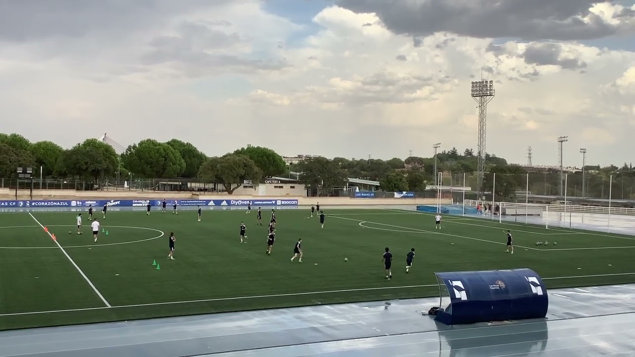 RUEDA DE PASE COLECTIVA CON TERCER HOMBRE