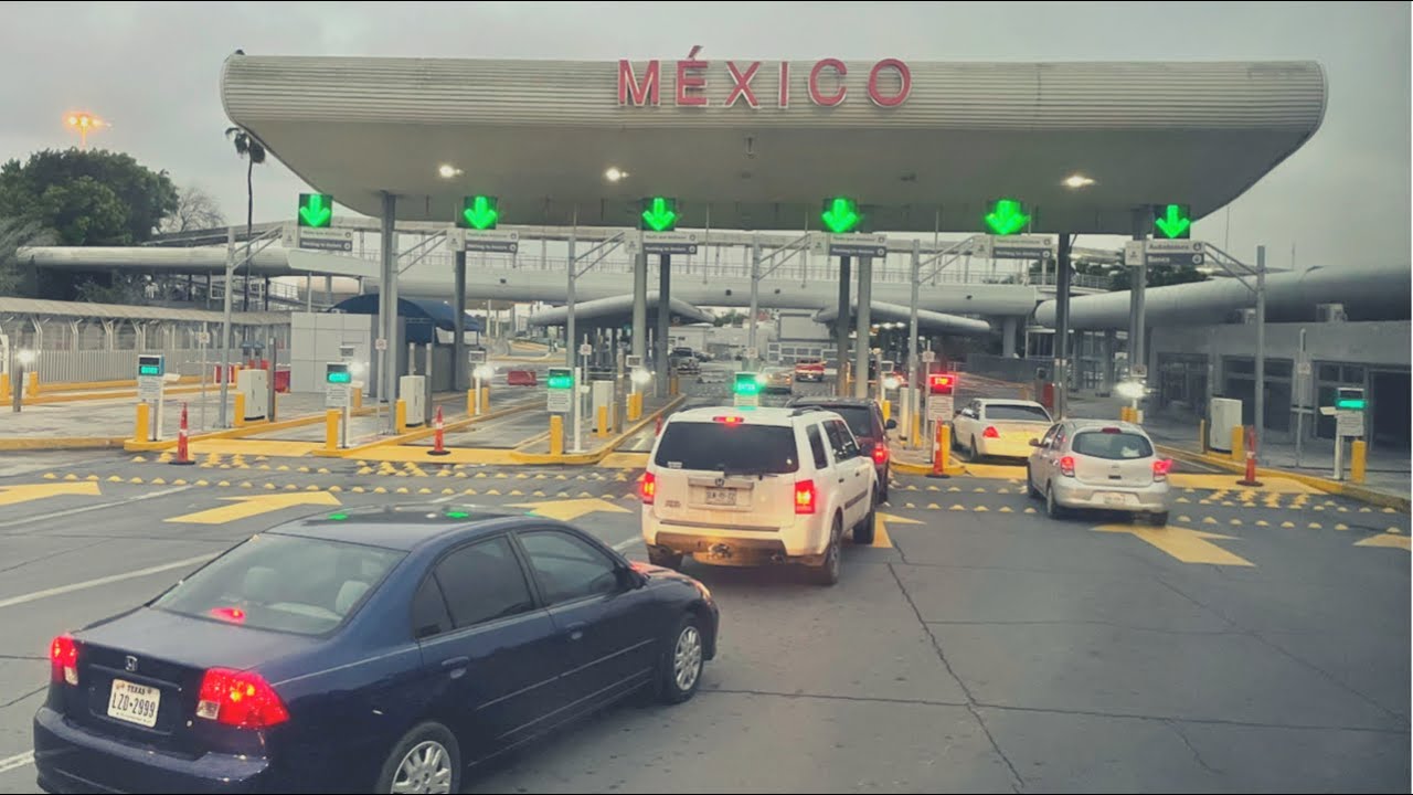 Taking a bus to Mexico!!! 🇲🇽 | Brownsville, Texas to Monterrey, Nuevo León Travel Day! 🚌