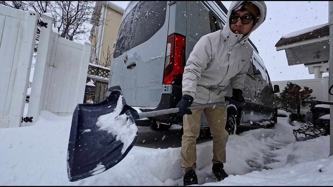 This snow storm’s causing some headaches to the van