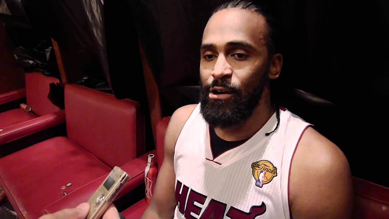 Ronny Turiaf savoure le titre NBA 2012