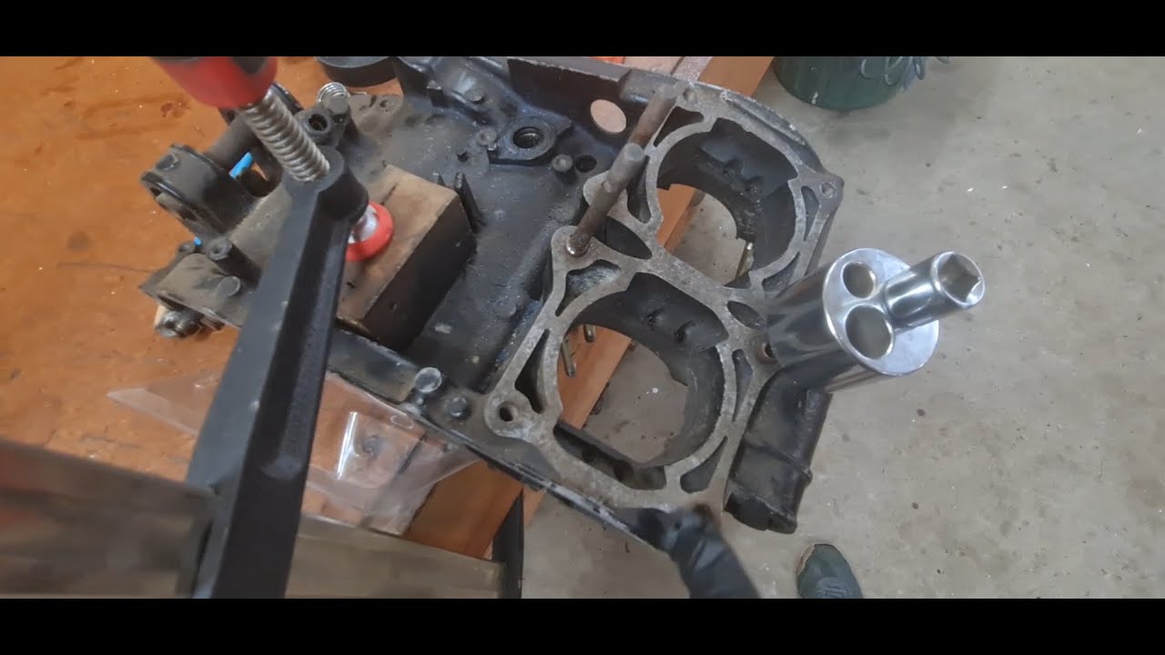 Yamaha RD/RZ Restore Part 35 - Strip upper crank case and clutch cover