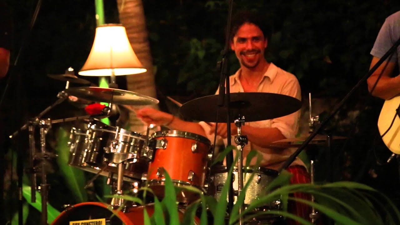 Concierto por Bosawas en el Garden Cafe, Granada