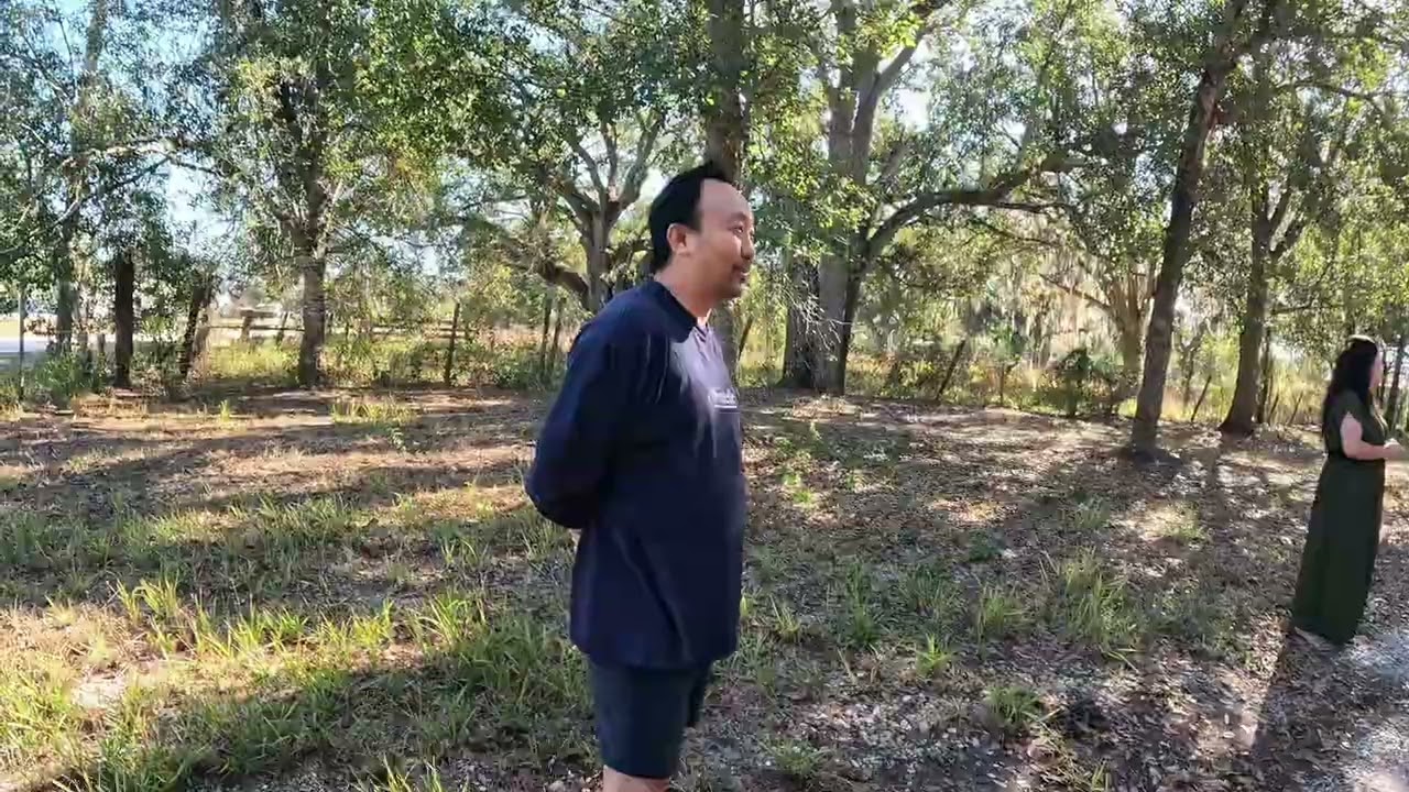 Visiting Kwv Nyiaj Tsu’s Florida VaajLoog.