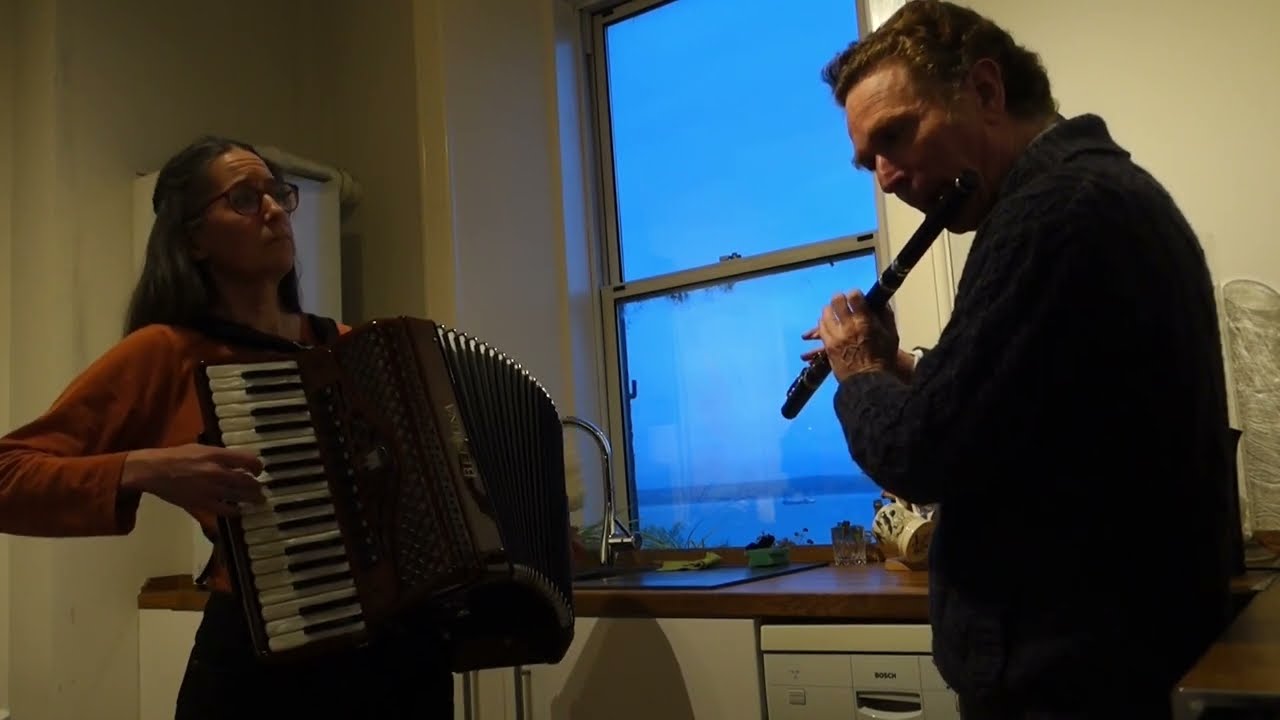 Hole In The Wall - flute and piano-accordion