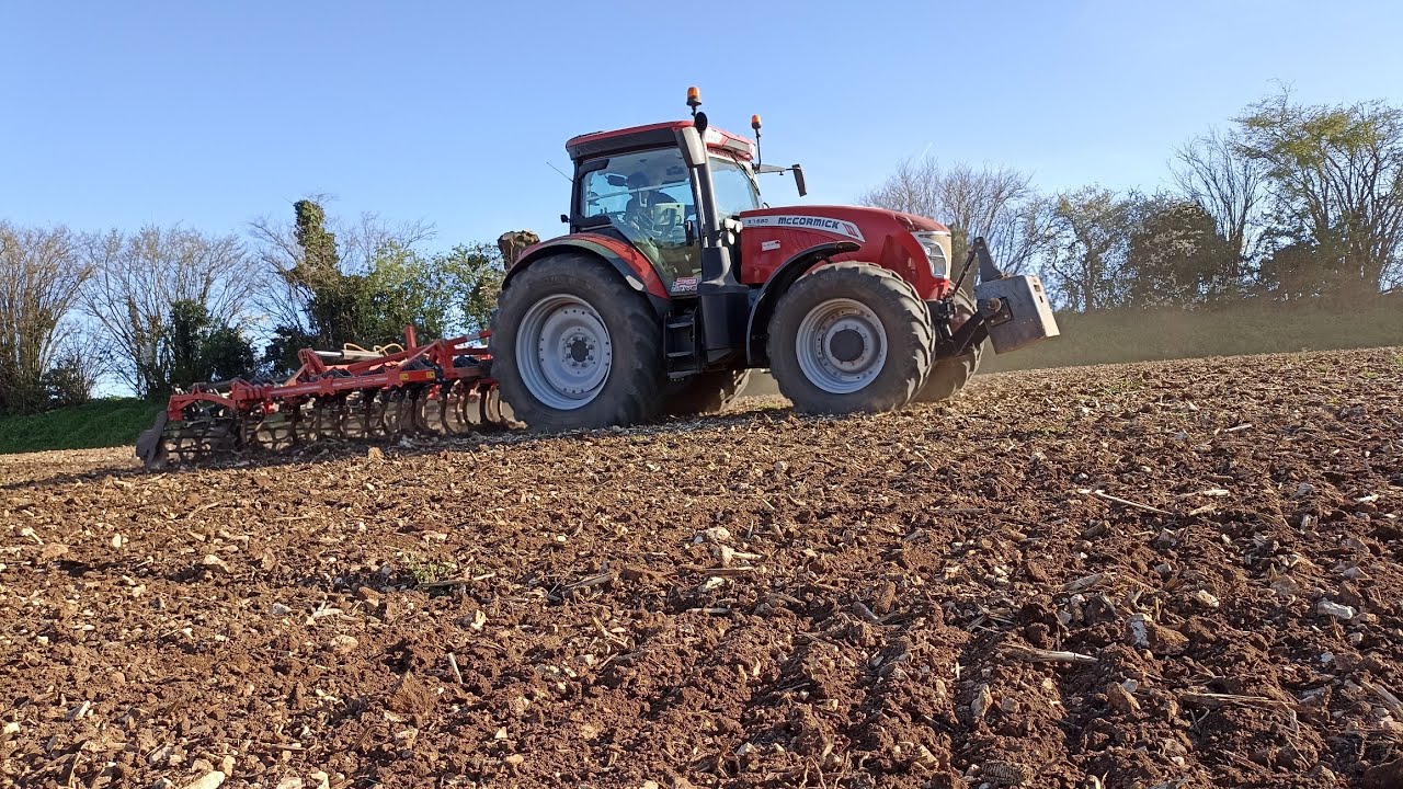 préparation des sols pour semis de maïs🌽 avec un cultivateur Gregoire besson