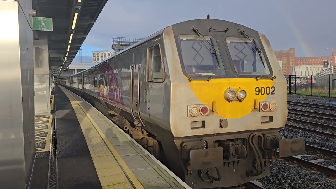 DD set 9002 and 8209 departing Belfast Grand Central: 16/2/26