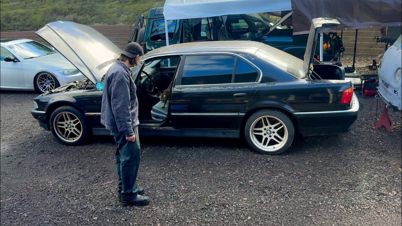 Restoring an abandoned E38 Bmw 740i ! 