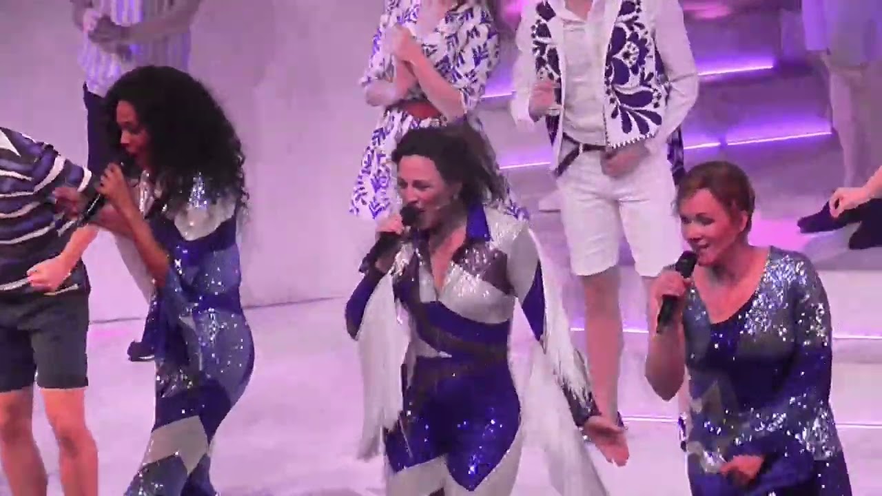 Mamma Mia! (Dutch Tour) curtain call & Mega-mix - November 11, 2023
