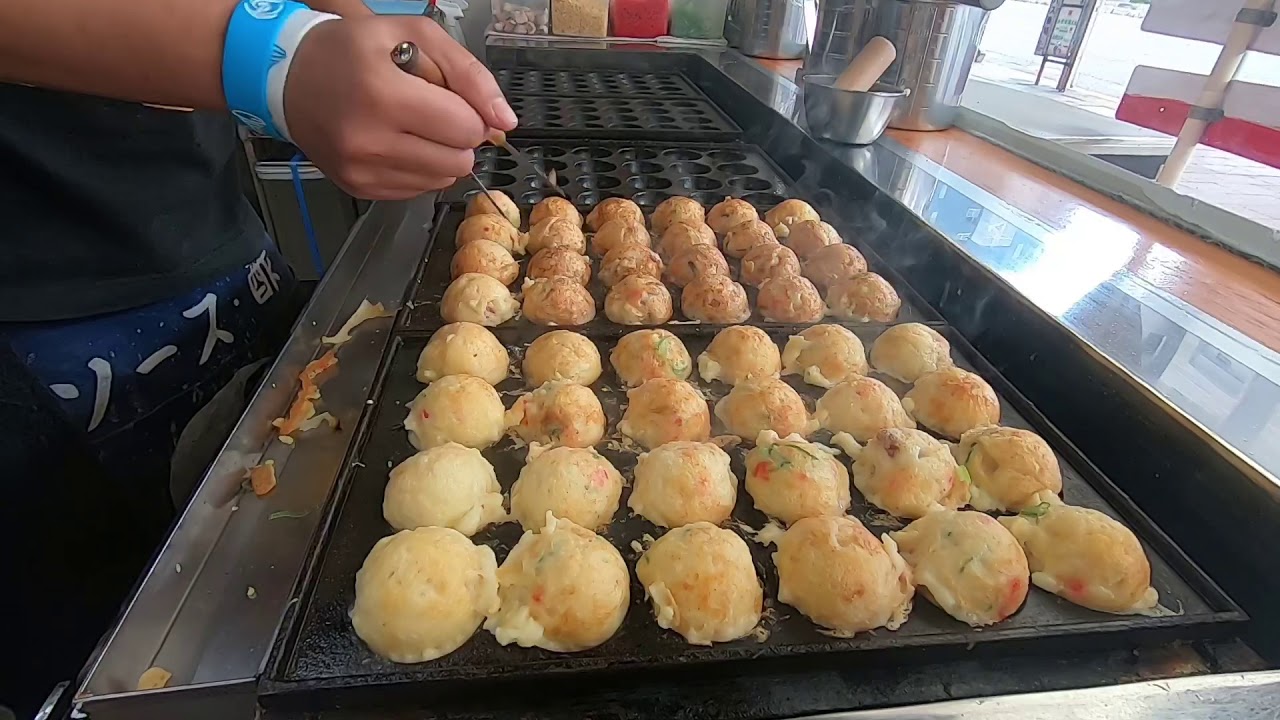 「世界一再生されていた、たこ焼き屋さん」のたこ焼きの焼き方。早送りなし。高画質ノーカット版。誤差1粒1g未満。How to make Takoyaki.Japanese street food.