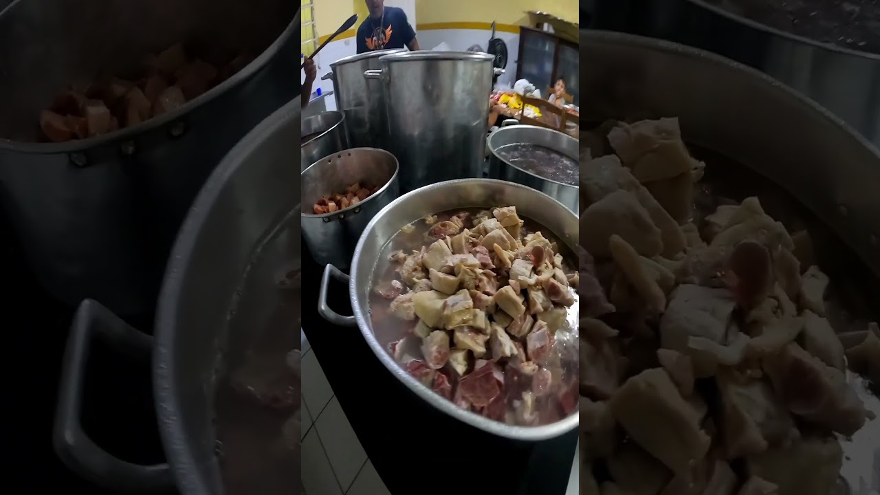 Churrasco com churrasqueira portátil 