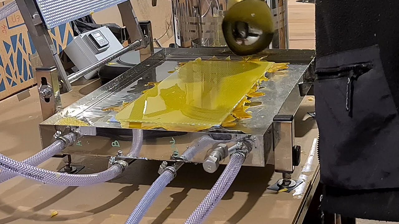 izrada satnih osnova za pčele - making beeswax foundation