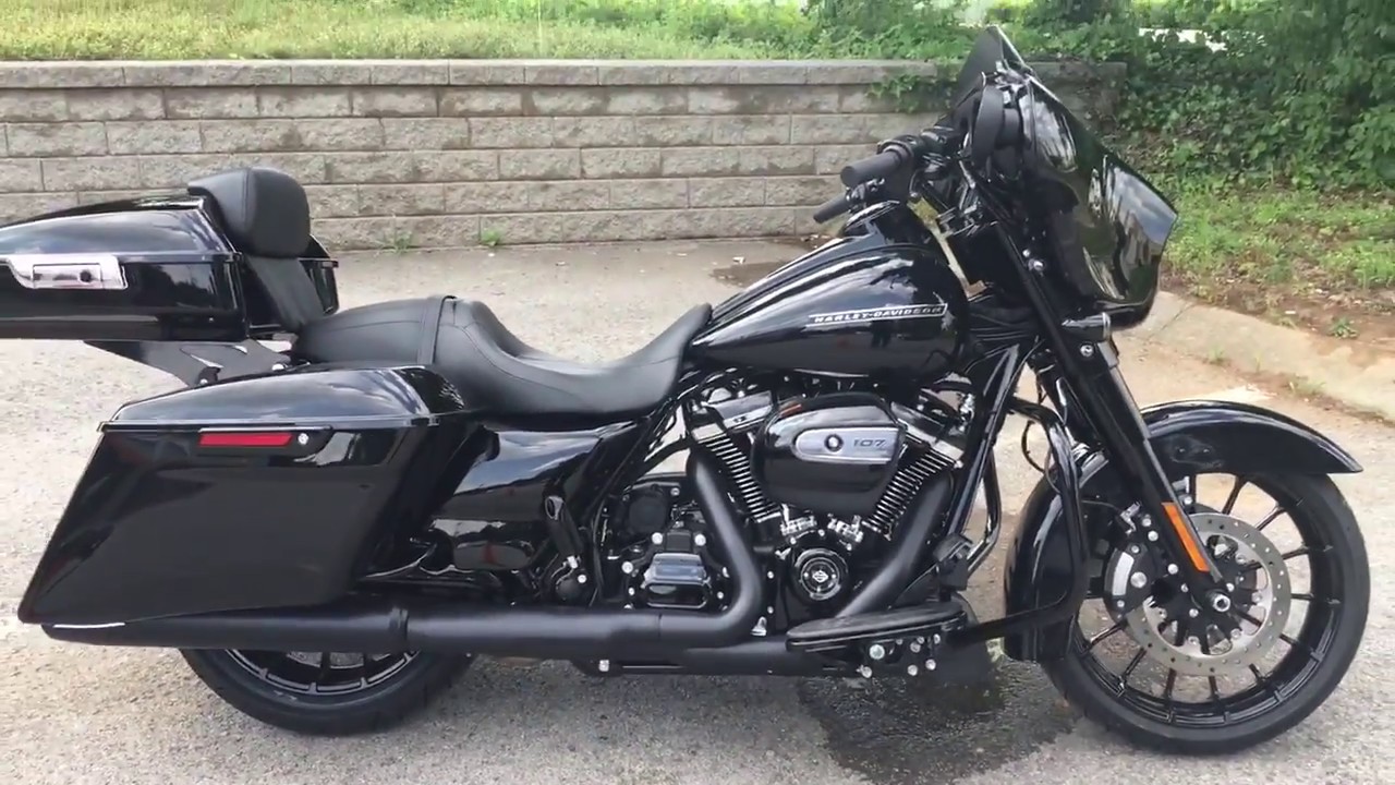 2018 Street Glide Special Vivid Black with Tour Pack