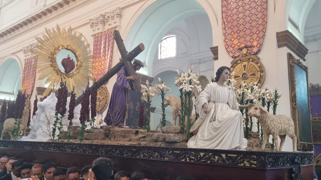 Salida de Jesús Nazareno Infantil y Jesús Nazareno 