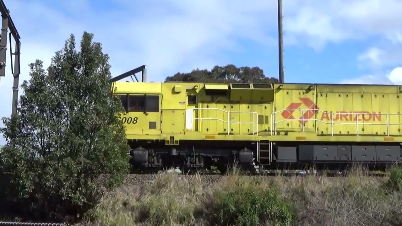 the graff sercher ep299... Freight train graff